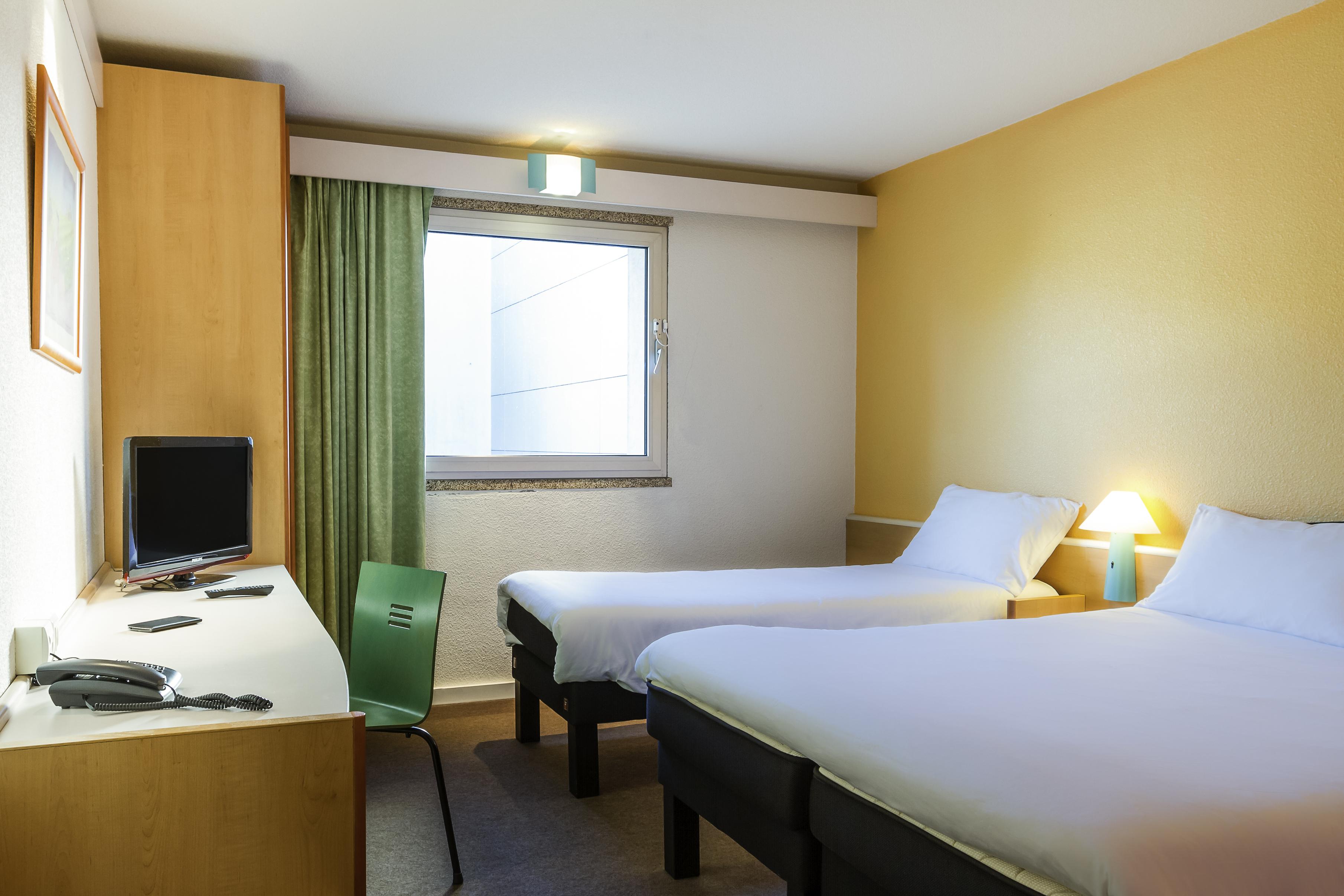 Hotel Ibis Porto Sao Joao Exterior photo